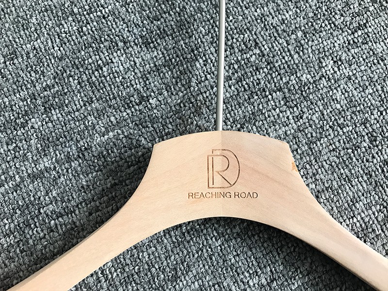 LEEVANS Custom wooden baby clothes hangers manufacturers for kids-5