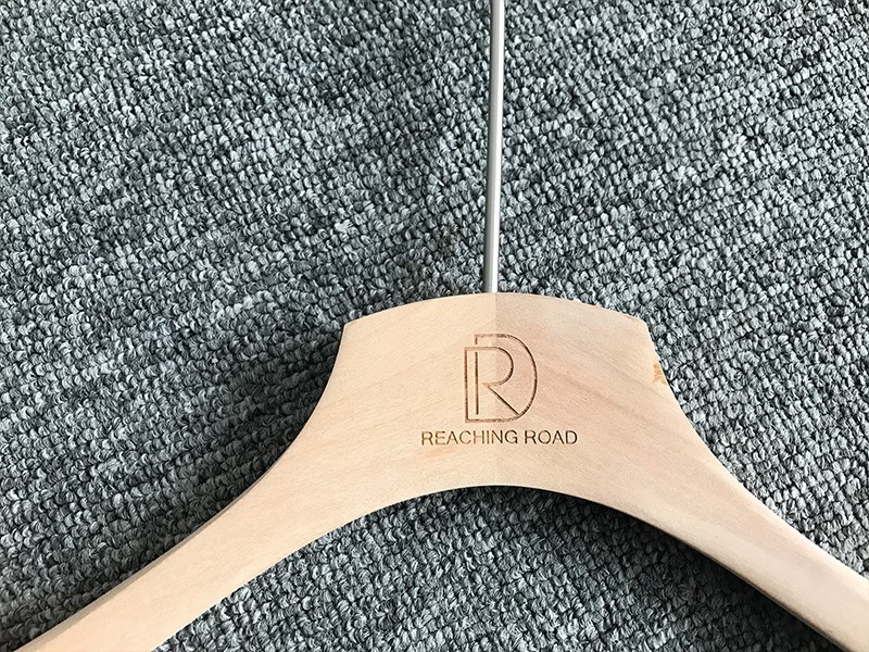 personalised wooden hangers manufacturer for skirt