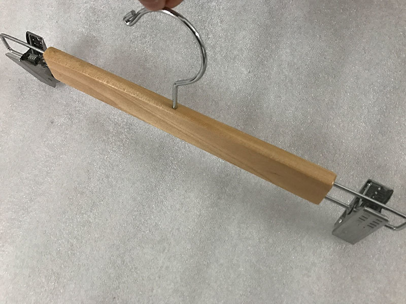 LEEVANS online wooden cloth hanger with metal hook for kids