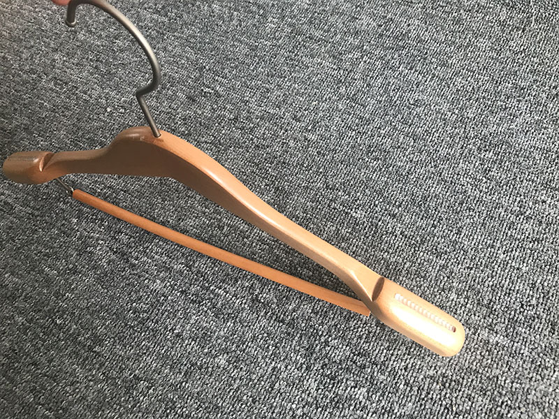 LEEVANS custom personalised wooden hangers locking for pants-4