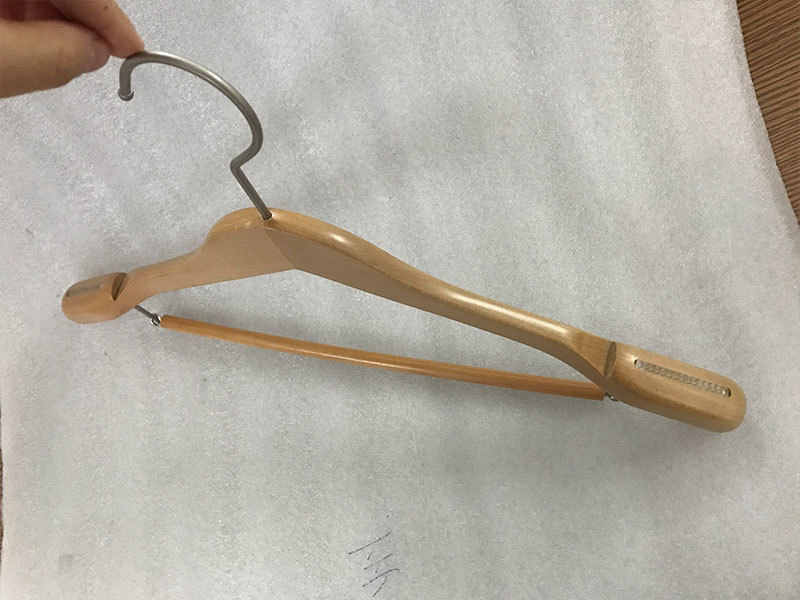 LEEVANS High-quality wooden clamp hangers Supply for children