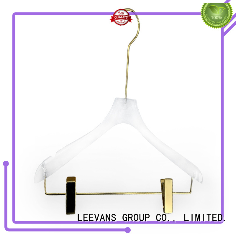 High-quality decorative hangers on manufacturers for T-shirts