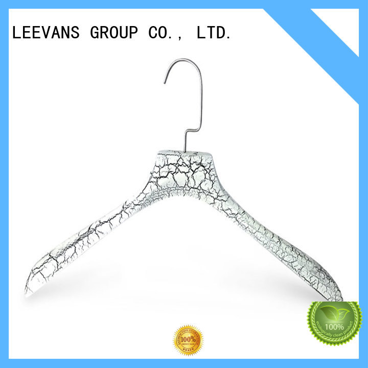 LEEVANS custom curved wooden hangers wholesale for clothes