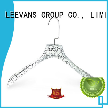 LEEVANS Latest personalised wooden hangers for business for kids