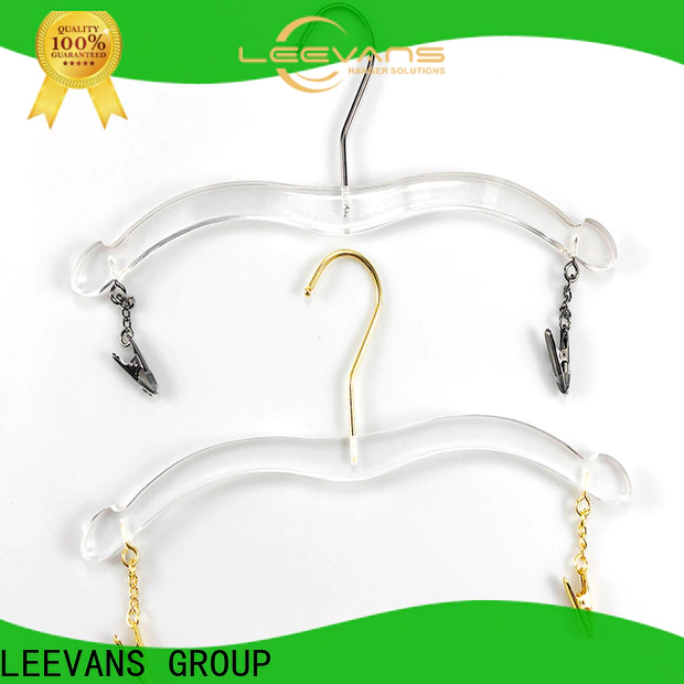 LEEVANS personalized hangers company