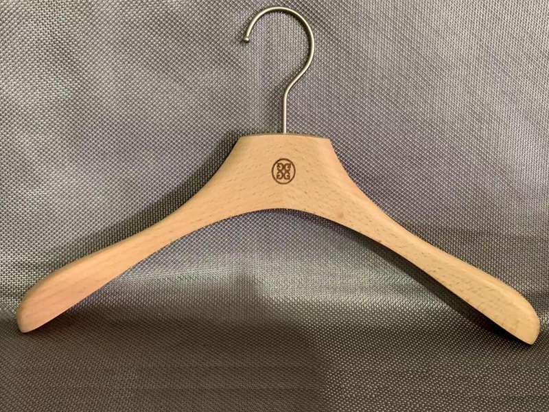 product-Beech wooden hanger in natural color with customized laser logo-LEEVANS-img-1