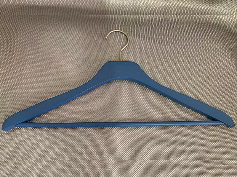 product-New design wooden hanger , shirt hanger with customized logo , wooden hanger with bar-LEEVAN