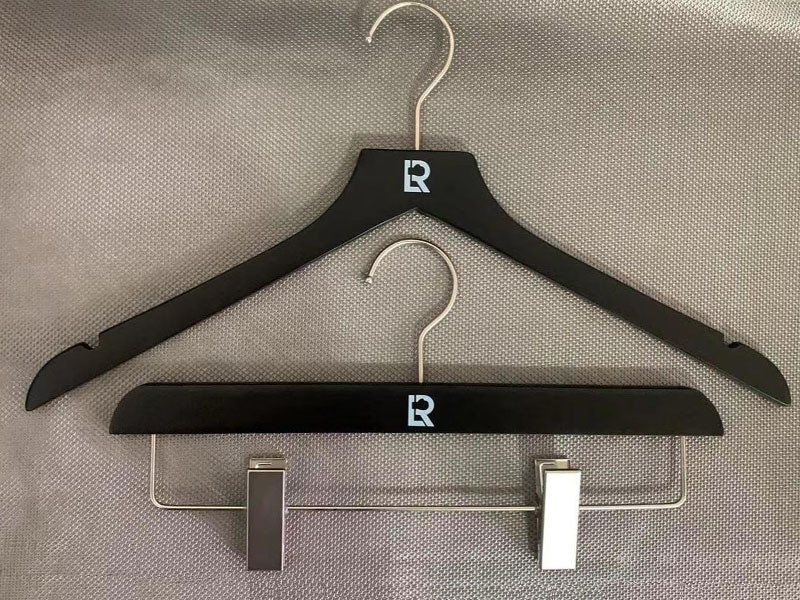 Black Wooden Hanger With Slot / Without Slot , Shopping bag ,tissue paper and sticker with brand logo