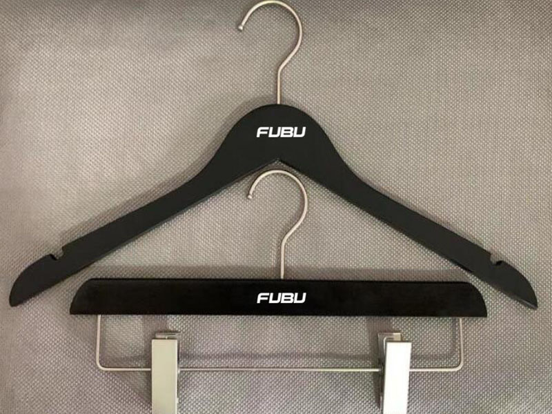 Custom brand black hanger , wooden hanger with clips
