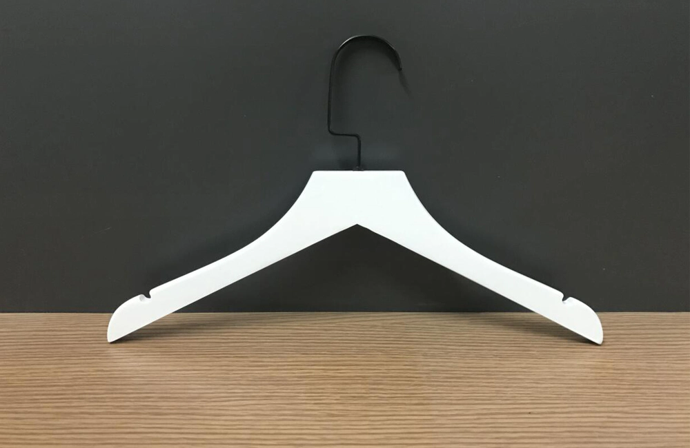 Hot Sle White Coat Hanger With Black Hook And Customized Logo