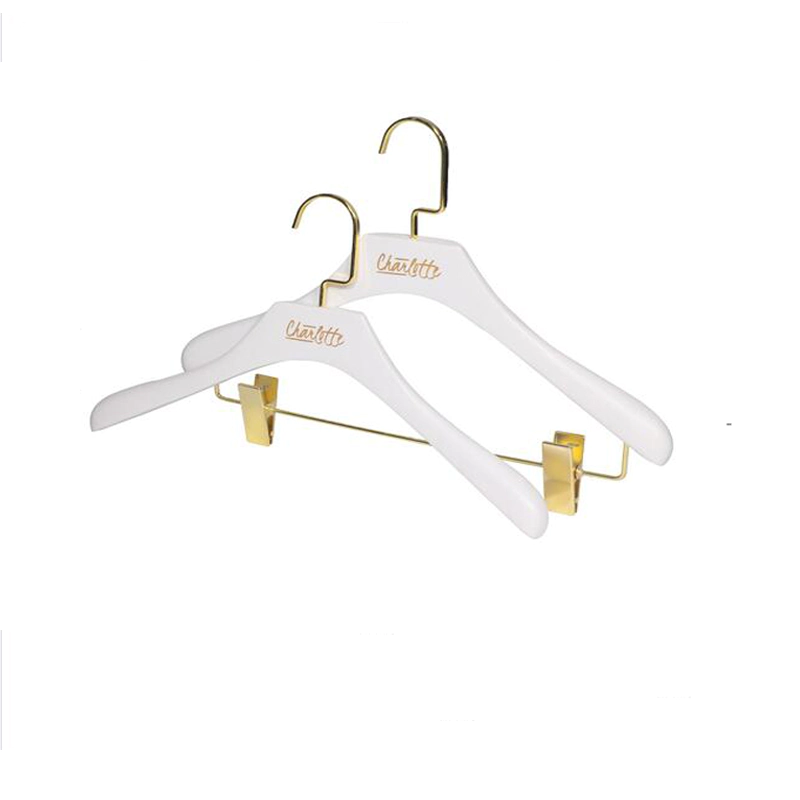 Luxury Brand Clothing Men Hanger With Metal Plate Logo Customized Wooden Coat Hanger