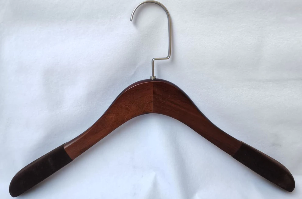 Classical Wooden Hanger With Flannel On The Two End