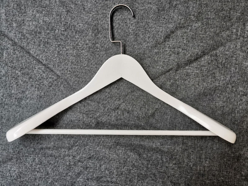 Widly Shoulder 450 mm Suit Hanger In White ,Black