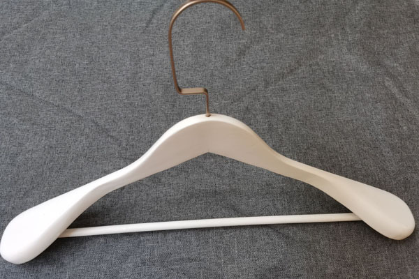 product-Widly Shoulder 450 mm Suit Hanger In White ,Black-LEEVANS-img