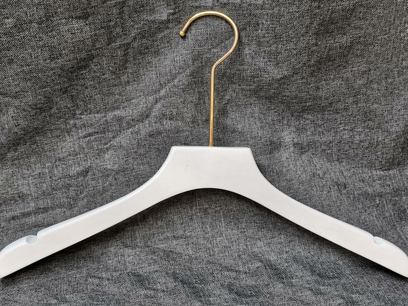 product-LEEVANS-Customized High Quality Hot Sale White Gold Hook Anti-slip Wooden Hanger for Women-i