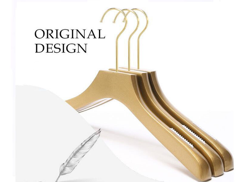 product-Golden Wooden Hanger For Brand Cothes ,Wedding dress , Bridesmaid dresses-LEEVANS-img-1