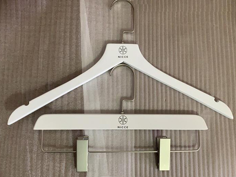 product-LEEVANS-Luxury Wooden White Hanger With Clips-img