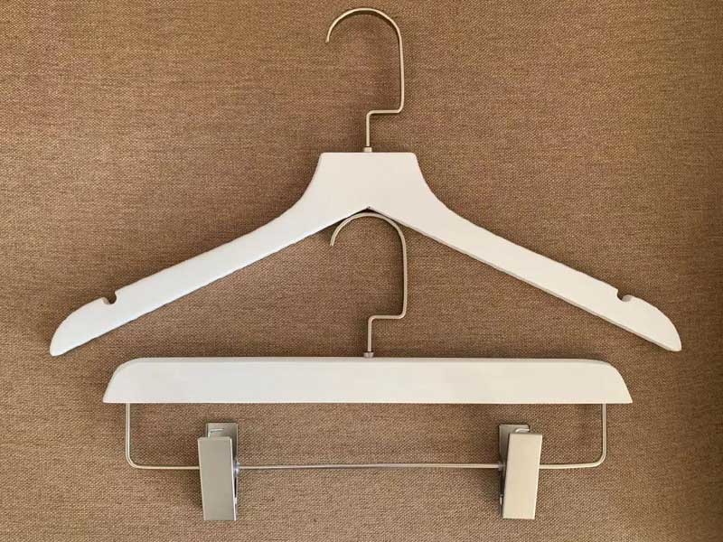 Non Slip White Wooden Coat hangers wholesale With Black Hook