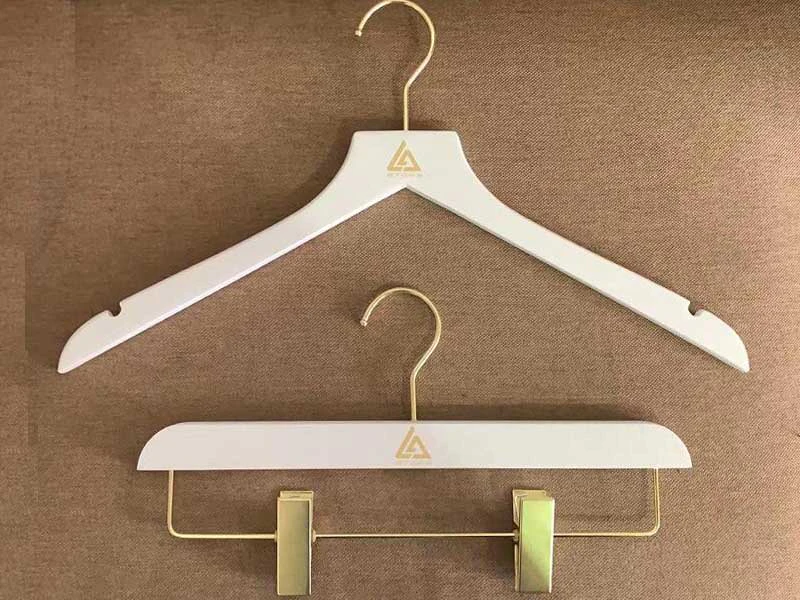 Top hanger with gold hook ,White hanger , gold metal hook and clips