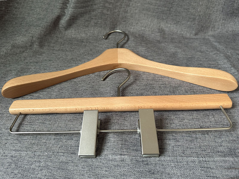 product-Luxury beech wooden hanger , hanger with brand logo-LEEVANS-img