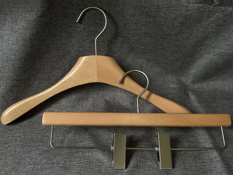 Luxury beech wooden hanger , hanger with brand logo, hanger for golf shop