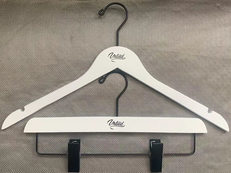 product-LEEVANS-Special hook in black for top hanger ,white hanger with black logo ,wooden hanger-im