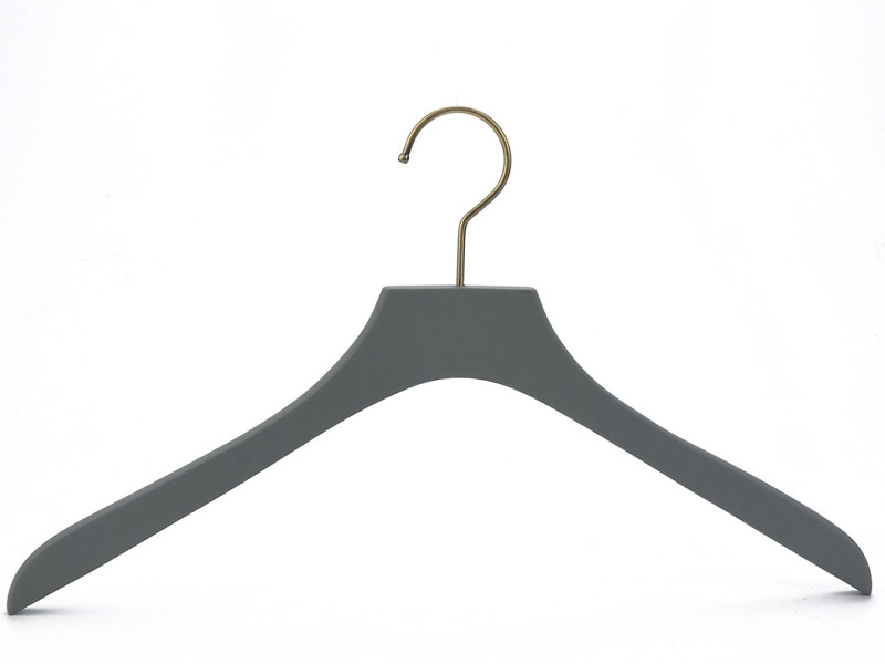 Customized color wooden hanger for garment