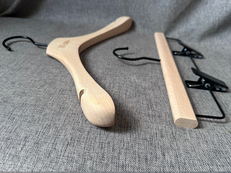 Un-coated beech wooden hanger with slots